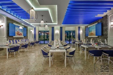 DELPHIN DELUXE RESORT
