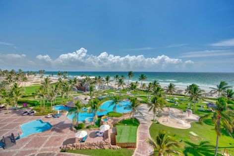 Почивка в Салала, Оман със самолет от София - 7 нощувки в CROWNE PLAZA RESORT SALALAH
