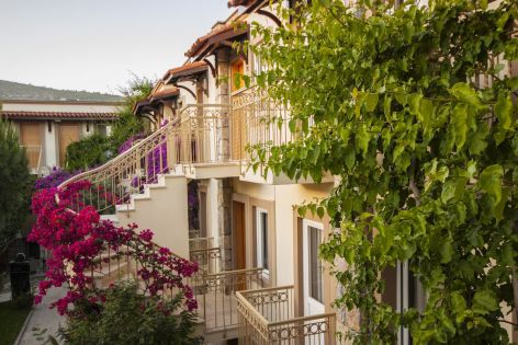 Moonshine hotels & suites